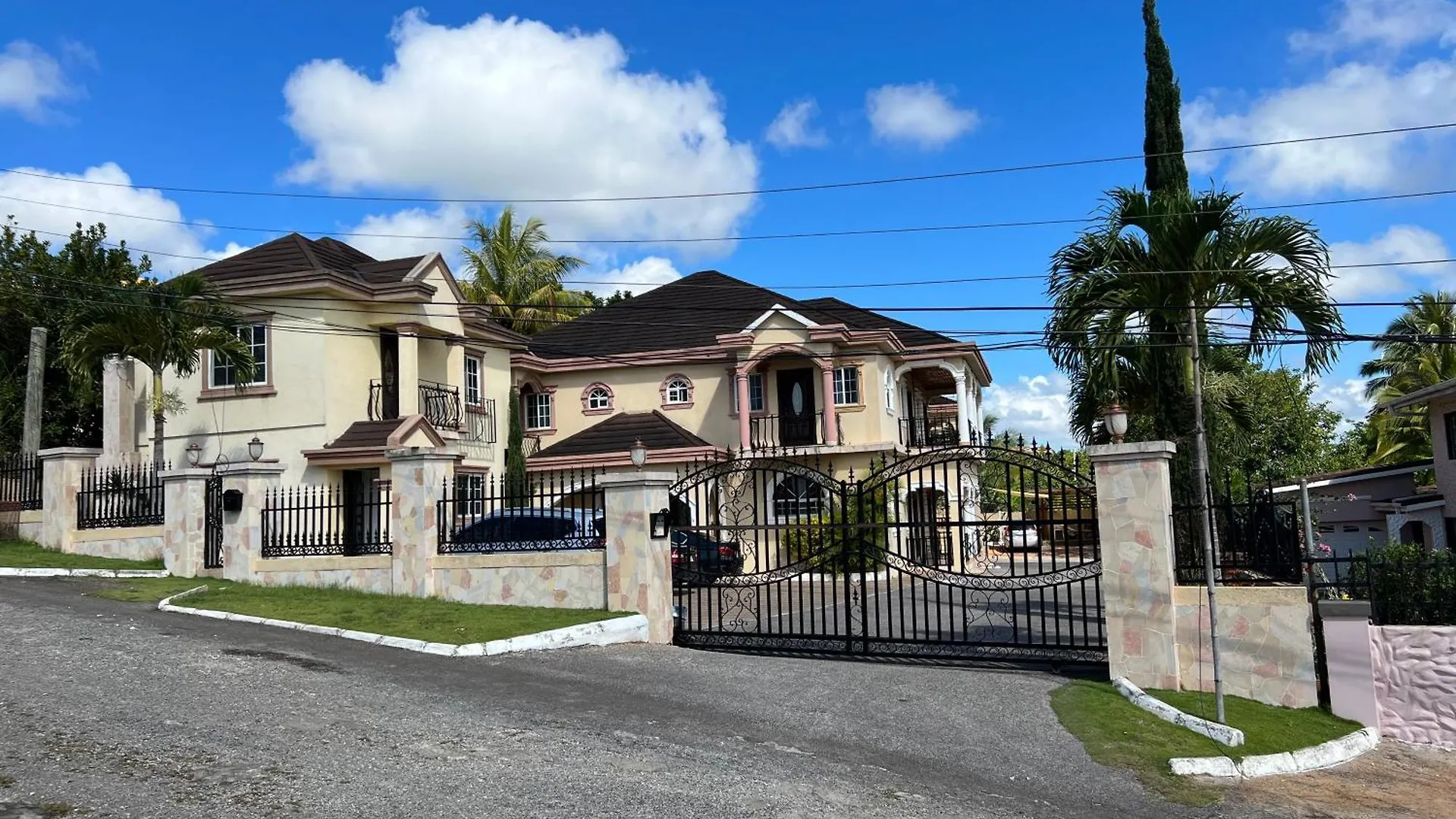 Mandeville Ingleside Luxury location